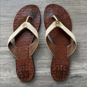TORY BURCH Thora Ivory Tumbled Leather Flip Flip Thong Sandals